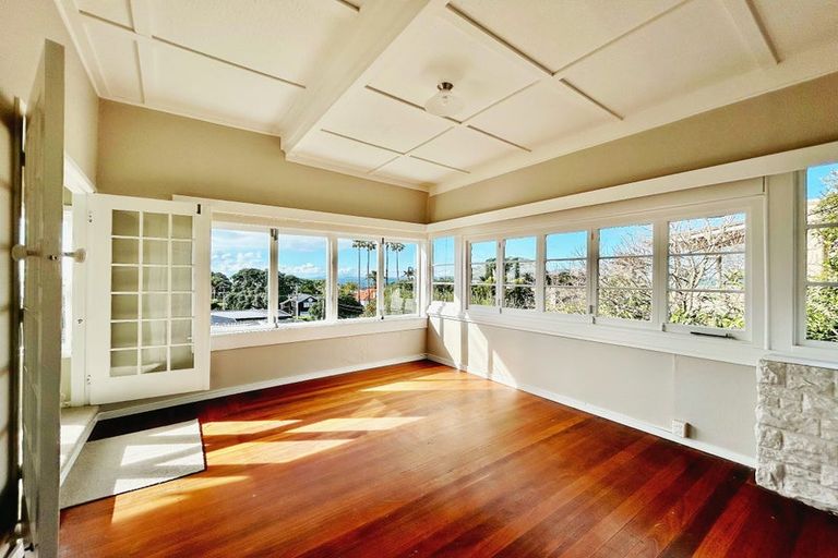 Photo of property in 7a Audrey Road, Takapuna, Auckland, 0620