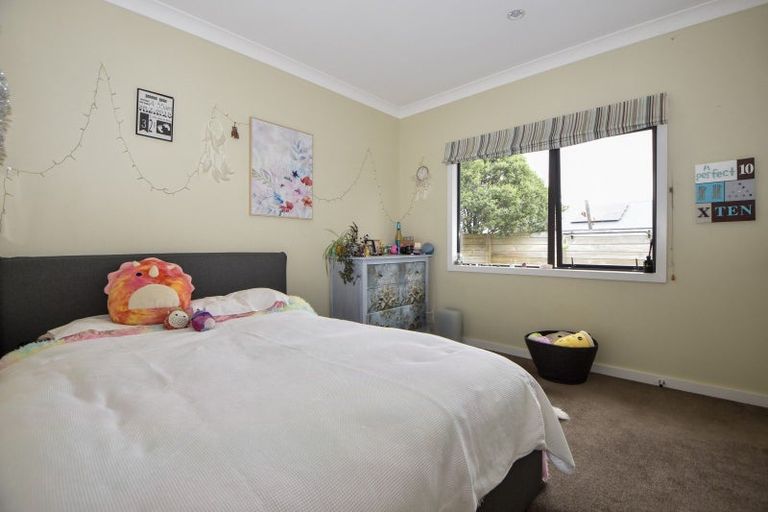Photo of property in 18 Carrington Drive, Carterton, 5713