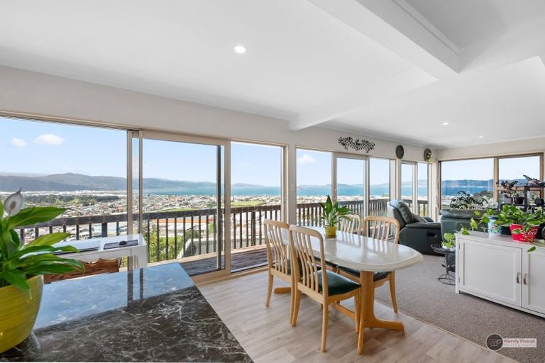 Photo of property in 11 Chestnut Grove, Maungaraki, Lower Hutt, 5010