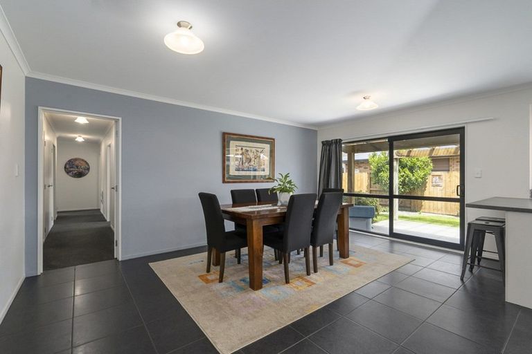 Photo of property in 22 Liberty Grove, Kelvin Grove, Palmerston North, 4414