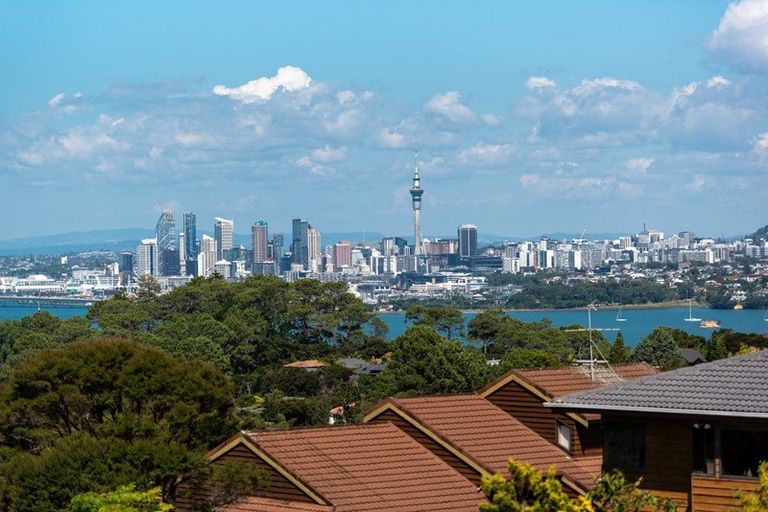 Photo of property in 32 Onetaunga Road, Chatswood, Auckland, 0626