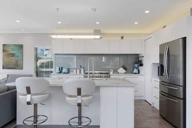 Photo of property in 20 The Fjord, Aotea, Porirua, 5024