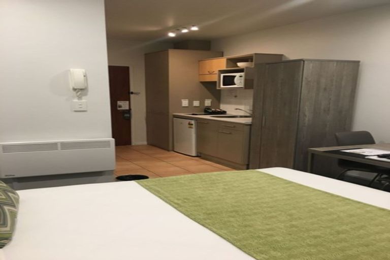 Photo of property in Atrium Towers, 6j/154 The Terrace, Wellington Central, Wellington, 6011