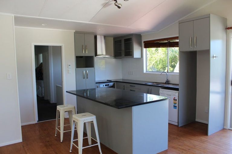 Photo of property in 1/29 Ridgewood Crescent, Birkenhead, Auckland, 0626