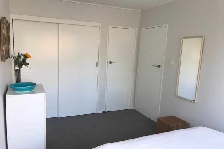 Photo of property in 1/41 Parkvale Road, Karori, Wellington, 6012