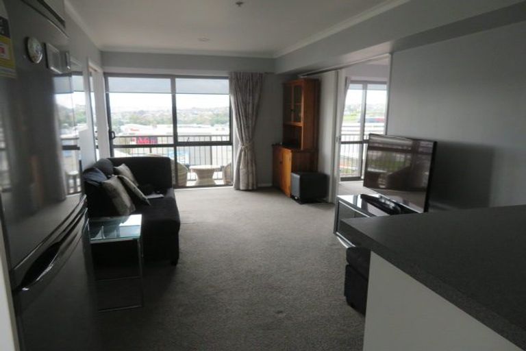 Photo of property in The Rennaissance, 12k/18 Ronwood Avenue, Manukau, Auckland, 2104