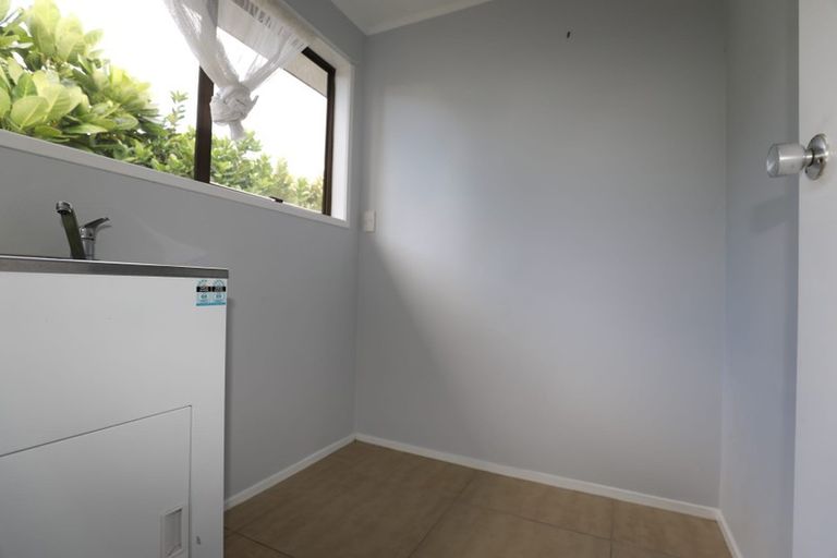 Photo of property in 34 Jandell Crescent, Bucklands Beach, Auckland, 2014