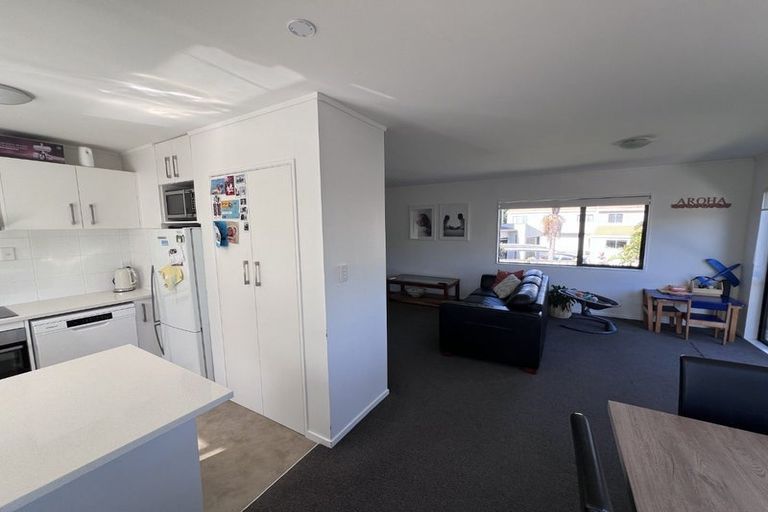 Photo of property in 14 Royalty Rise, Red Beach, 0932