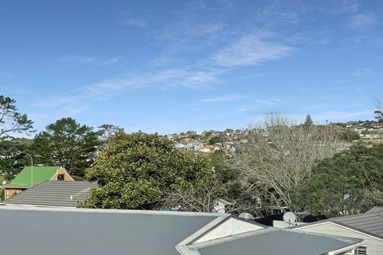 Photo of property in 7a Ballial Place, West Harbour, Auckland, 0618