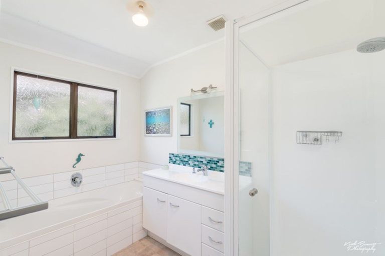 Photo of property in 2b Terminus Street, Silverstream, Upper Hutt, 5019