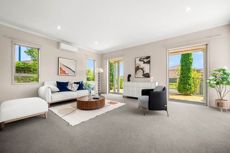 Photo of property in 9 Horizon View Road, Oteha, Auckland, 0632