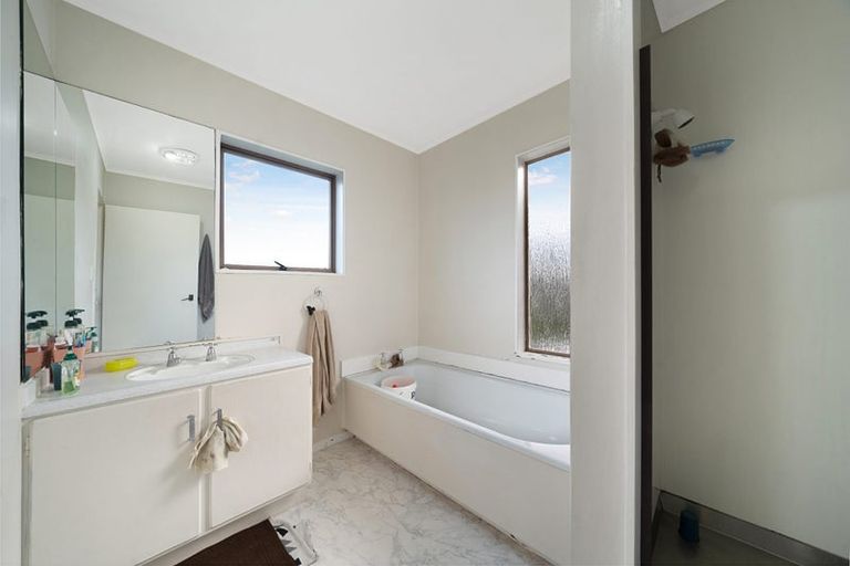 Photo of property in 4/90 Lynwood Road, New Lynn, Auckland, 0600