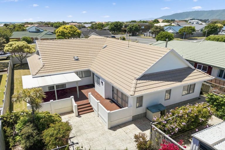 Photo of property in 318 Manly Street, Paraparaumu Beach, Paraparaumu, 5032