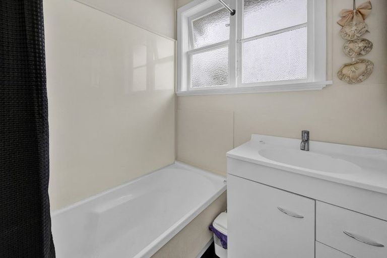 Photo of property in 55 Fairfield Road, Hawera, 4610