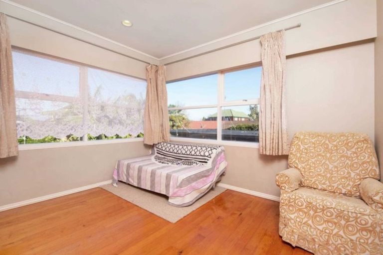 Photo of property in 77 Macleans Road, Bucklands Beach, Auckland, 2014