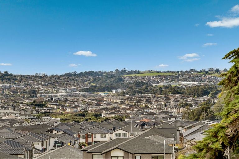 Photo of property in 12 Elevation Street, Flat Bush, Auckland, 2019