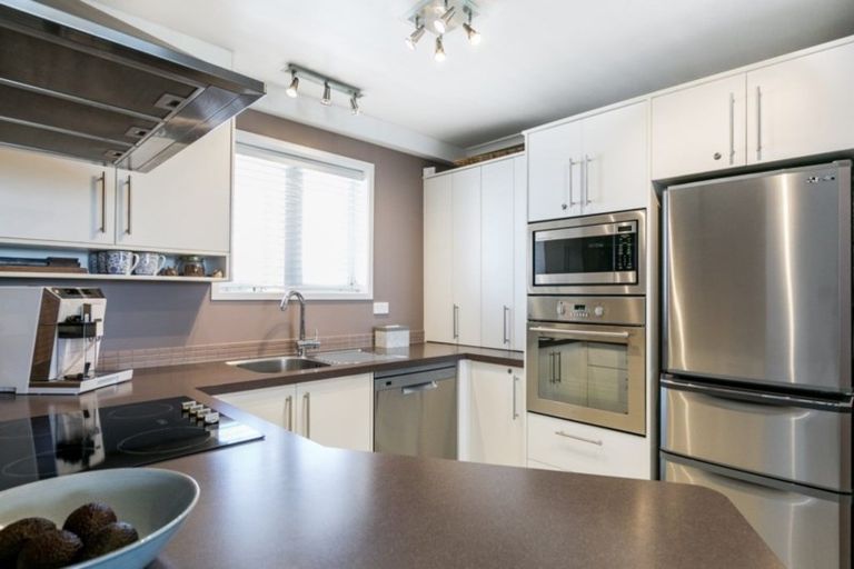 Photo of property in 247 Marine Parade, Napier South, Napier, 4110