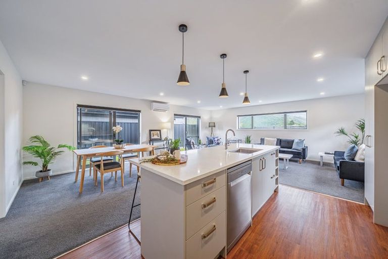 Photo of property in 7 Thornbury Lane, Timberlea, Upper Hutt, 5018