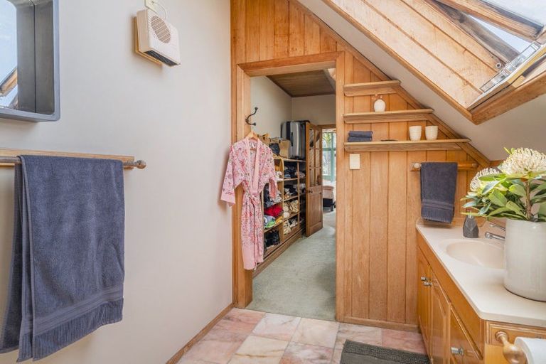 Photo of property in 24 Pye Place, Hot Water Beach, Whitianga, 3591