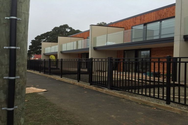 Photo of property in 33 Grove Road, Addington, Christchurch, 8024