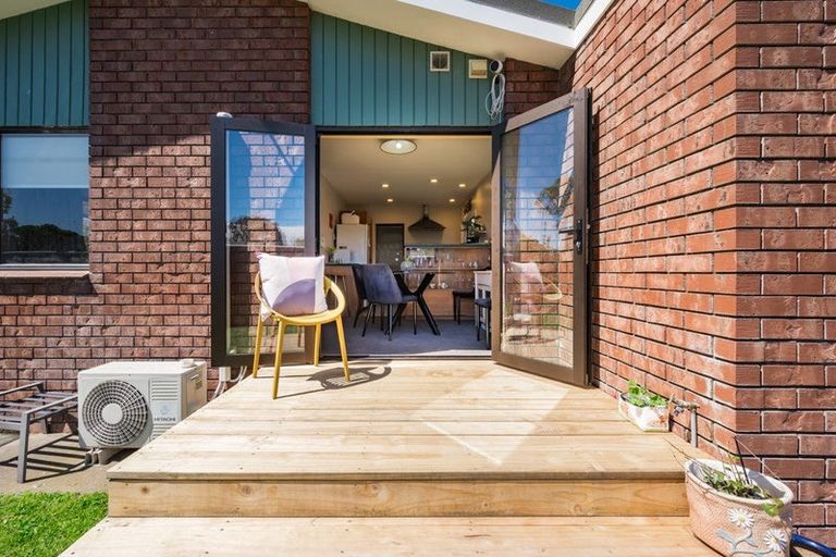 Photo of property in 13a Hadfield Place, Paraparaumu Beach, Paraparaumu, 5032