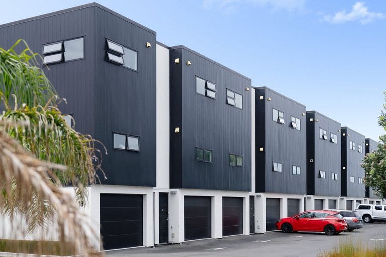 Photo of property in 2/18 Ashley Place, Papamoa Beach, Papamoa, 3118