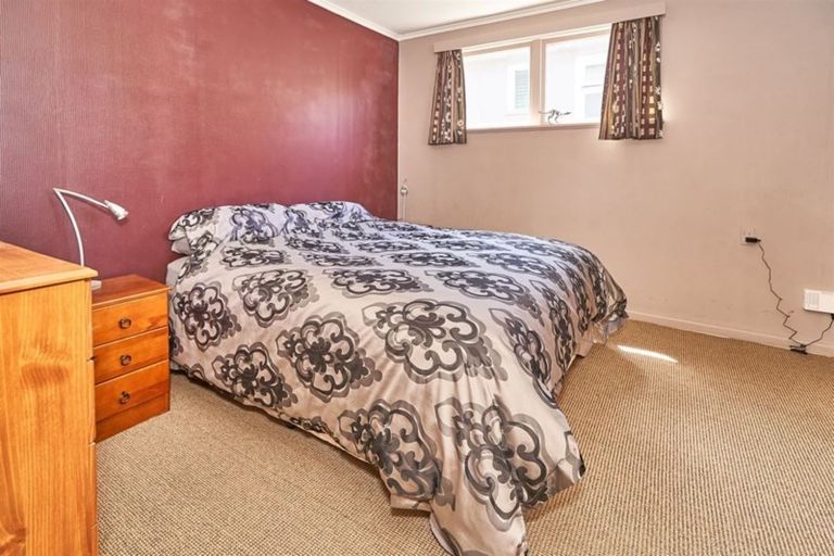 Photo of property in 5 Vernon Avenue, Takaro, Palmerston North, 4412