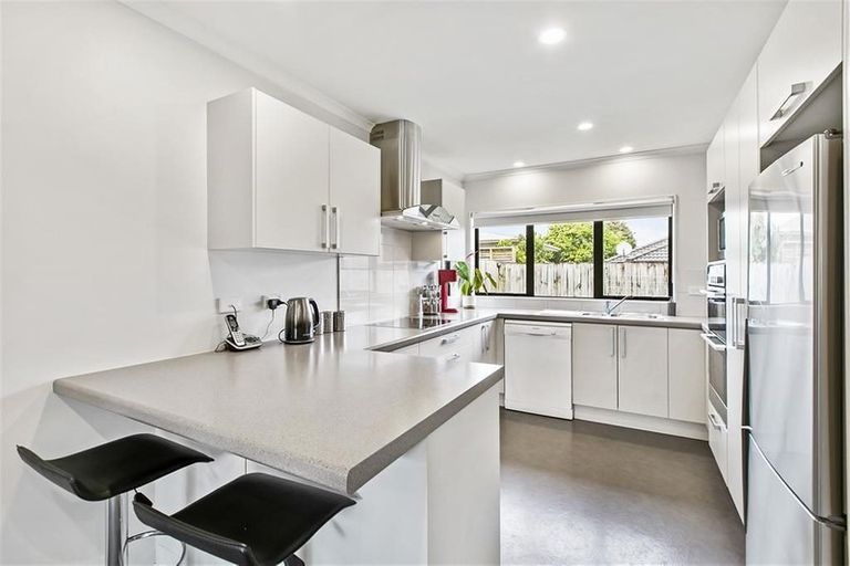 Photo of property in 17a Callis Avenue, Opaheke, Papakura, 2113