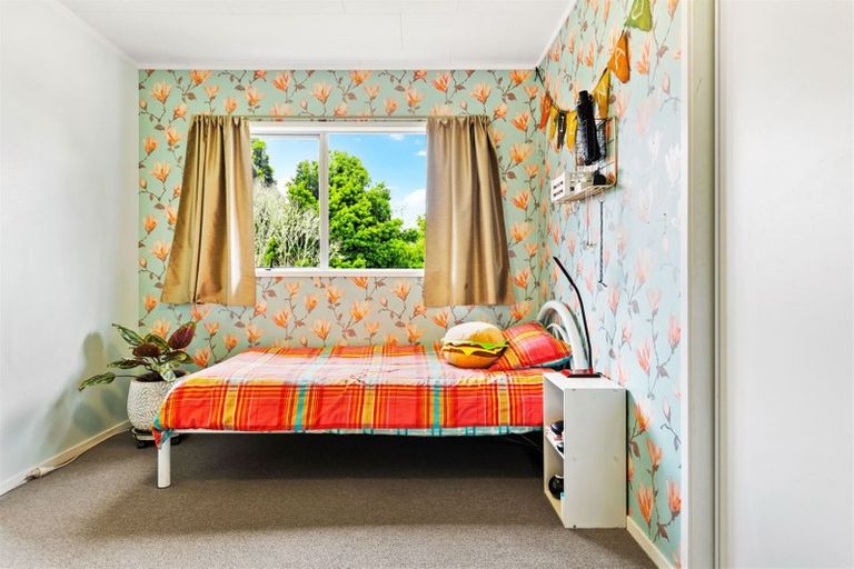 Photo of property in 10 Lorena Place, West Harbour, Auckland, 0618