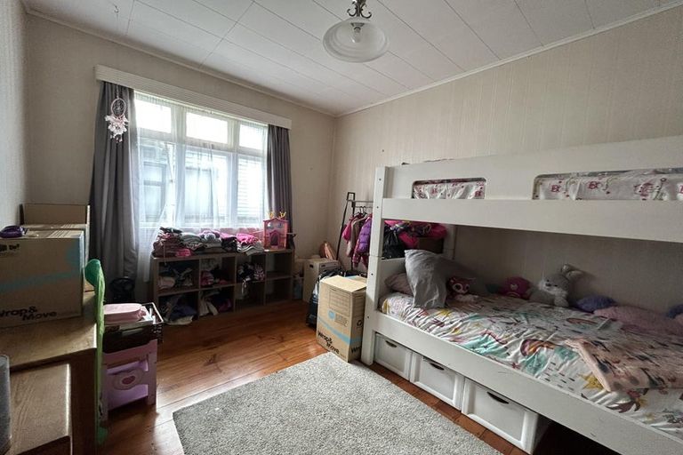 Photo of property in 195 Onepu Road, Lyall Bay, Wellington, 6022