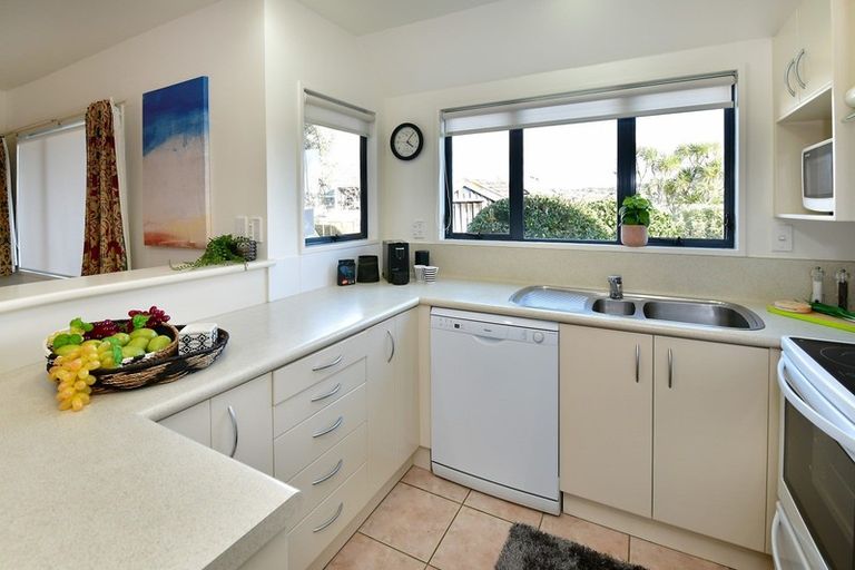 Photo of property in 13a Joydon Place, Stanmore Bay, Whangaparaoa, 0932