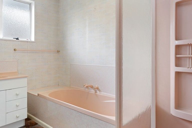 Photo of property in 28 Seadown Crescent, Amberley, 7410