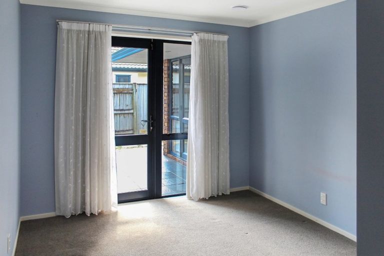 Photo of property in 68 Ruapehu Drive, Fitzherbert, Palmerston North, 4410