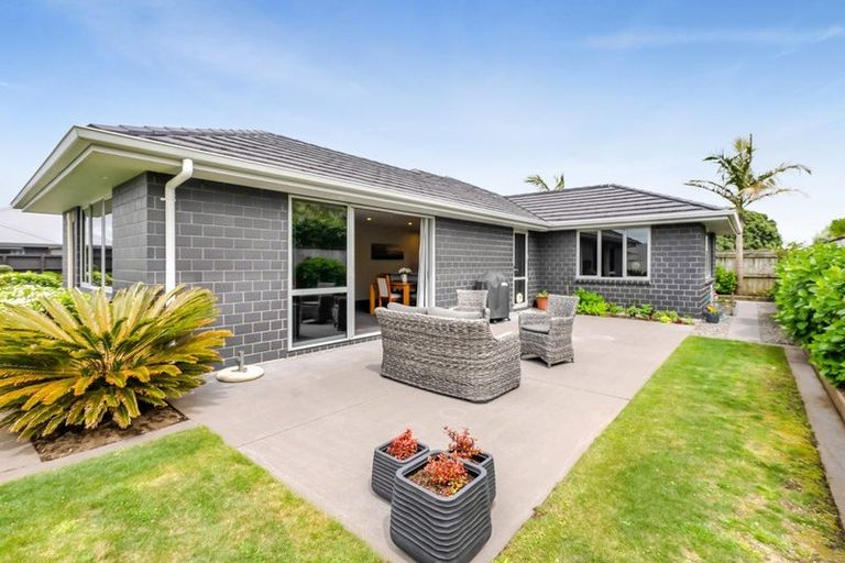 Photo of property in 15 Keene Drive, Bell Block, New Plymouth, 4312