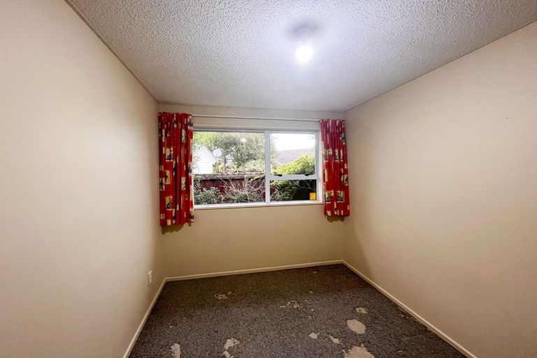 Photo of property in 142 Royal Park Drive, Parklands, Christchurch, 8083
