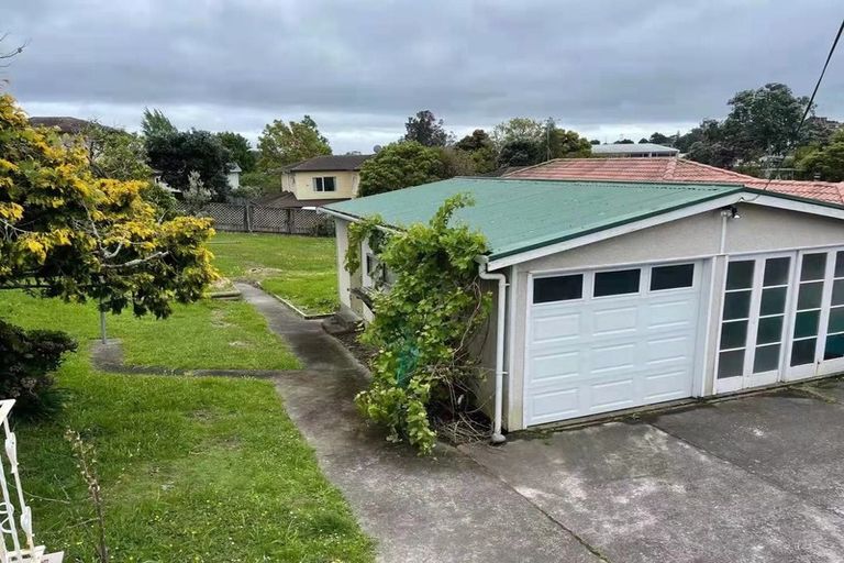Photo of property in 34 Glenfern Road, Mellons Bay, Auckland, 2014