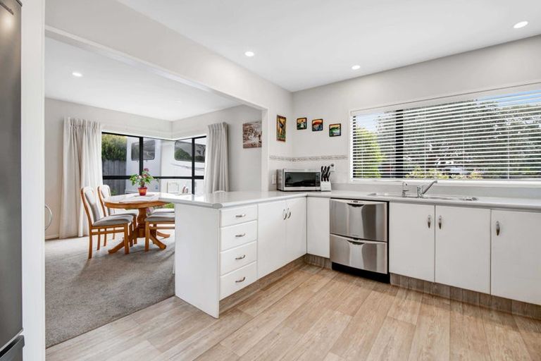 Photo of property in 9 Crampton Court, Orewa, 0931