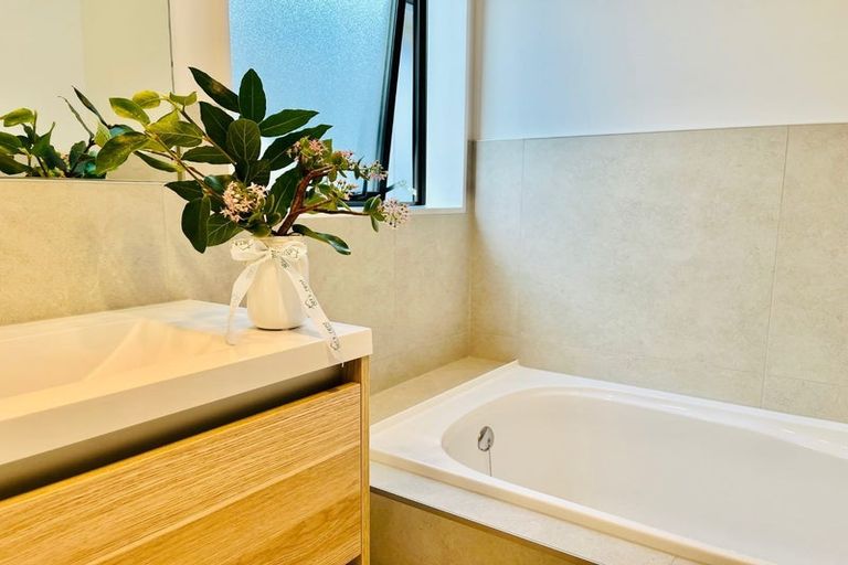 Photo of property in 3 Kitea Place, Mangere, Auckland, 2022