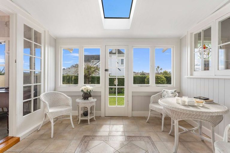 Photo of property in 44 College Street, College Estate, Whanganui, 4500