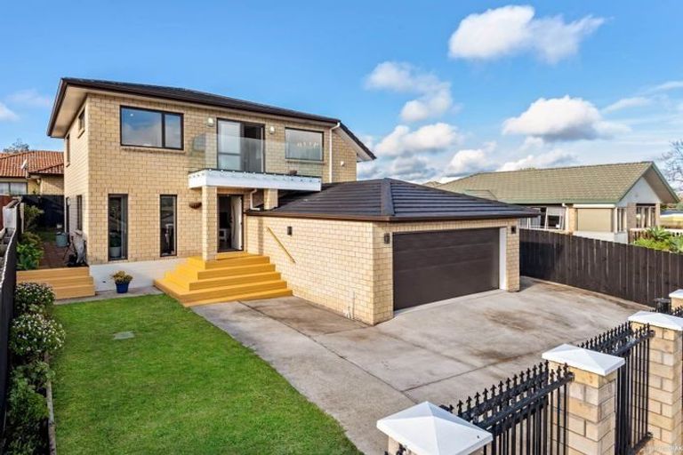 Photo of property in 93 Waitaki Street, Henderson, Auckland, 0612