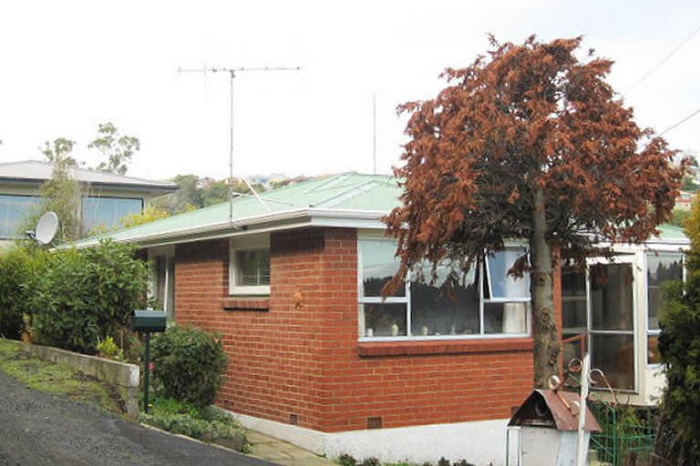 Photo of property in 2 Shirley Place, Kenmure, Dunedin, 9011
