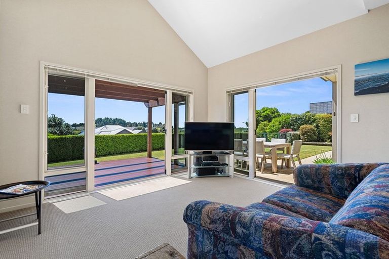 Photo of property in 10 Sampson Avenue, Waiwhakaiho, New Plymouth, 4312