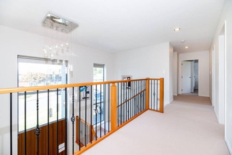 Photo of property in 38a Mark Edward Drive, Half Moon Bay, Auckland, 2012