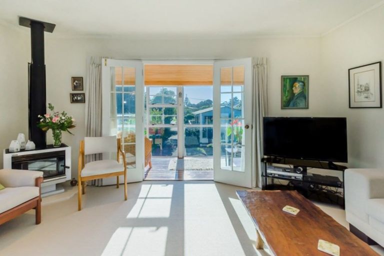 Photo of property in 10-10a Poplar Avenue, Raumati South, Paraparaumu, 5032