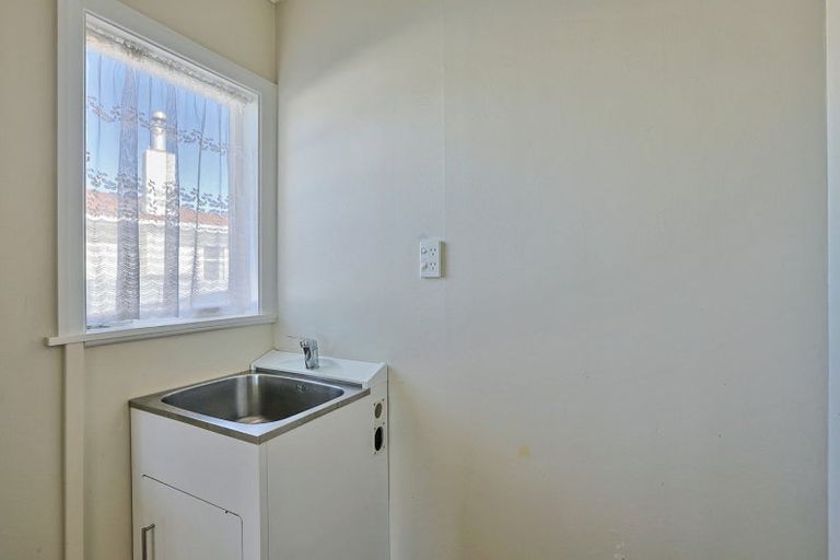 Photo of property in 34 Oldham Avenue, Onekawa, Napier, 4110