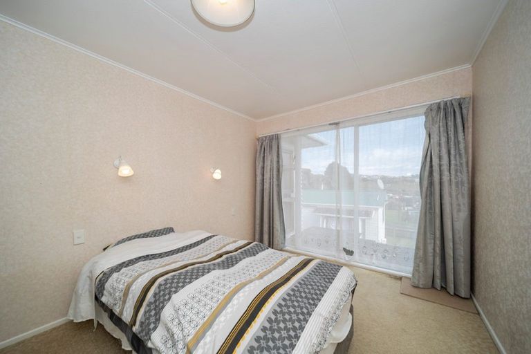 Photo of property in 1 Endeavour Street, Marfell, New Plymouth, 4310
