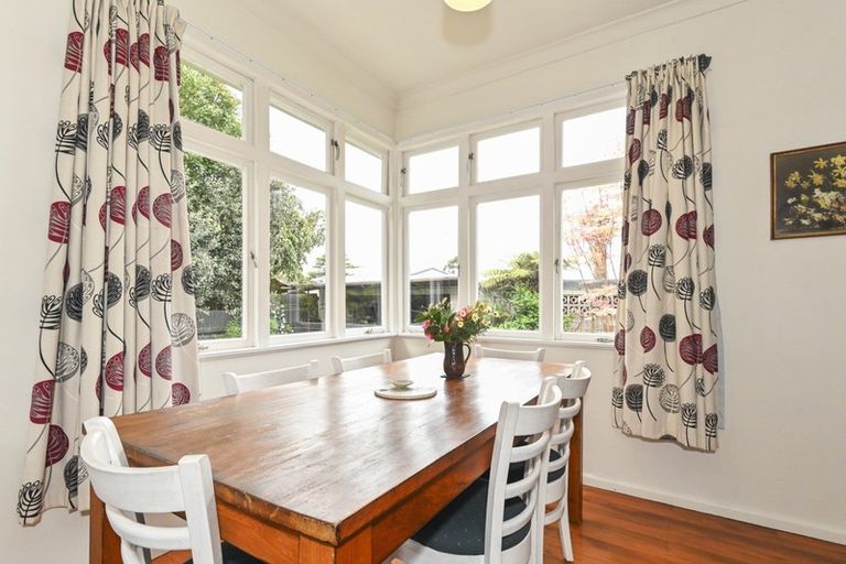 Photo of property in 11 Elizabeth Place, Clive, 4102