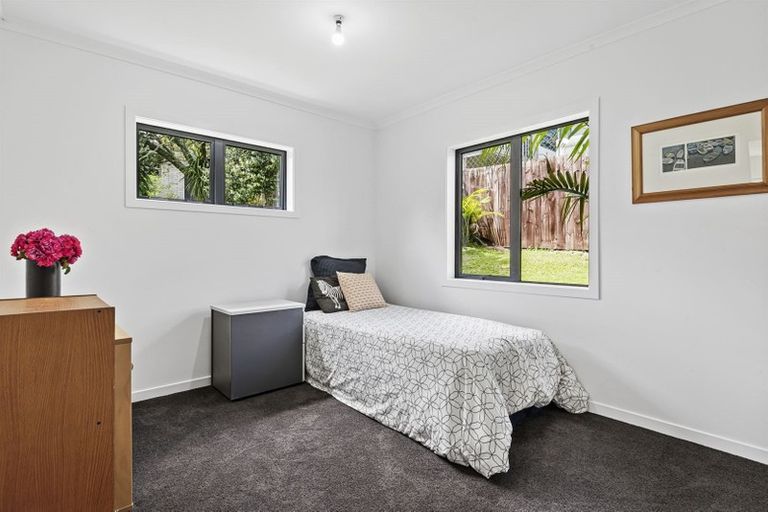 Photo of property in 4 Pluto Place, Beach Haven, Auckland, 0626