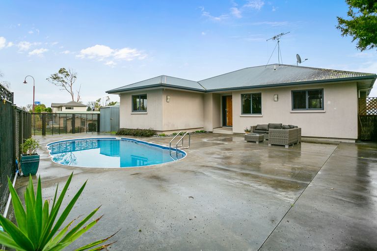 Photo of property in 2 Knox Place, Leamington, Cambridge, 3432