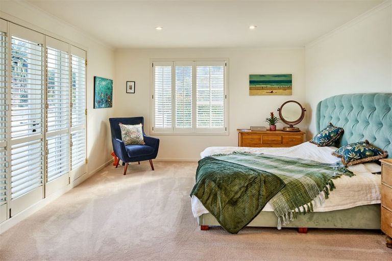 Photo of property in 25 Cheviot Road, Lowry Bay, Lower Hutt, 5013